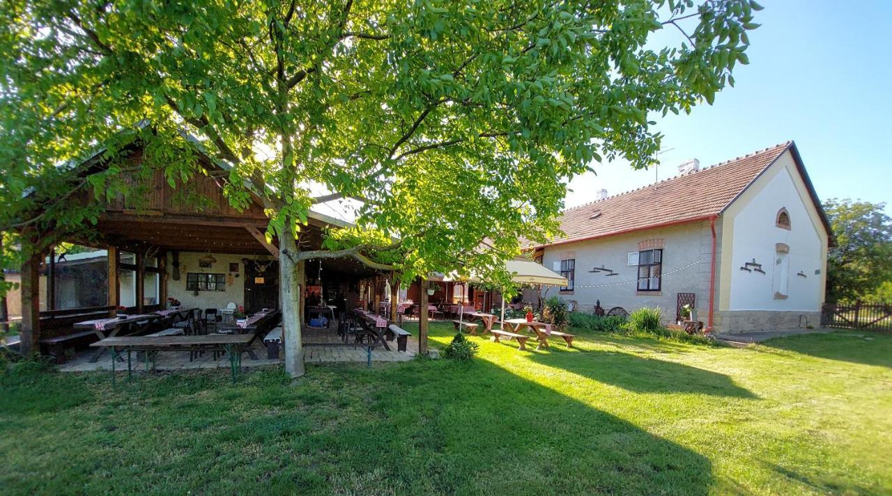 Kazmer Szallas - Gasthaus Varbalog 外观 照片